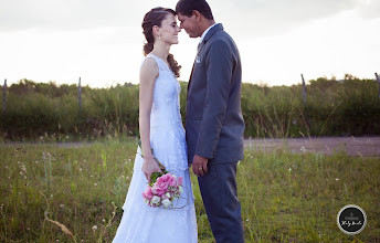 Fotografo di matrimoni Thaty Naila. Foto del 11.05.2020