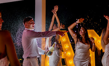 婚礼摄影师Alvaro Venegas. 14.12.2021的图片