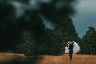 Fotografo di matrimoni Gyöngyike Datki. Foto del 24.09.2019