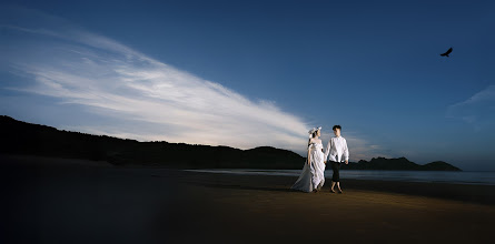 Wedding photographer Peng Wu. Photo of 10.09.2025