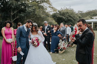 Wedding photographer Bruno Calais. Photo of 24.07.2025