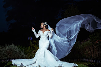 Wedding photographer Antony Trivet. Photo of 15.09.2025