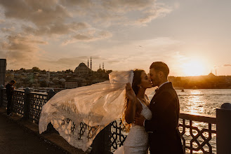 Wedding photographer Senad Orascanin. Photo of 13.01.2018