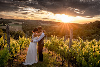 Fotografo di matrimoni Nathalie Vergès. Foto del 17.07.2019