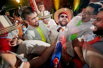 Wedding photographer John Palacio. Photo of 14.06.2025
