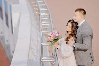Wedding photographer Anton Bronzov. Photo of 19.04.2021