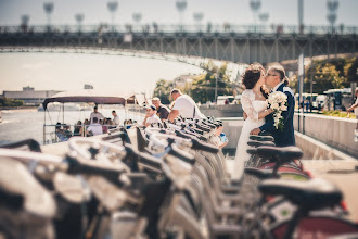 Jurufoto perkahwinan Sergey Myakishev. Foto pada 13.10.2016