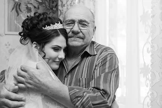 Wedding photographer Eugeniu Mocan. Photo of 04.11.2020