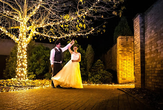 Wedding photographer Corrine Gretton-West. Photo of 08.01.2020