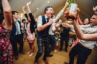 Wedding photographer Jonathan Coates. Photo of 15.11.2019