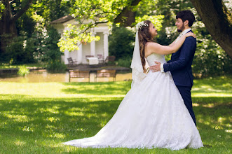 Jurufoto perkahwinan Máté Mátrai. Foto pada 30.08.2020