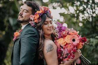 Wedding photographer Beatriz Lora Lozano. Photo of 20.09.2025