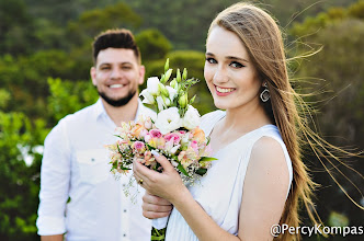 Fotografo di matrimoni Percy Kompas. Foto del 11.05.2020