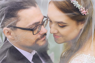 Fotógrafo de casamento Costi Manolache. Foto de 12.06.2025