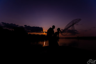 Wedding photographer Zsolt Baranyi. Photo of 21.11.2019