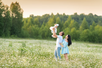 Wedding photographer Elena Usova. Photo of 14.04.2022