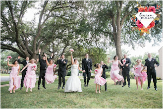Wedding photographer Lauren Pinson. Photo of 10.03.2020