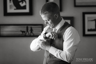 Fotograful de nuntă Tony Froude. Fotografie la: 10.03.2020