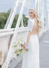Wedding photographer Viktoria Maze. Photo of 30.11.2021