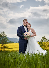 Düğün fotoğrafçısı Petr Tomoszek. Fotoğraf 26.04.2024 tarihinde