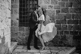 Nhiếp ảnh gia ảnh cưới Jen Sladkov. Ảnh trong ngày 02.11.2019