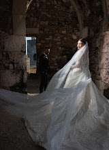 Bröllopsfotografer Kalli Kolozi. Foto av 04.03.2024