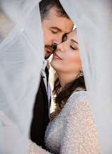Φωτογράφος γάμου Olga Chalkiadaki. Φωτογραφία: 25.04.2024