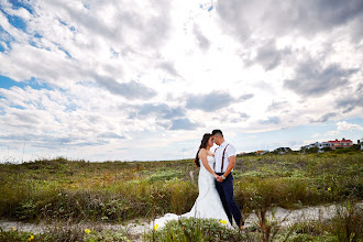 Wedding photographer Lindsay Bernard. Photo of 29.06.2019