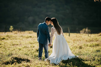 Wedding photographer Engelbert Vivas. Photo of 04.03.2025