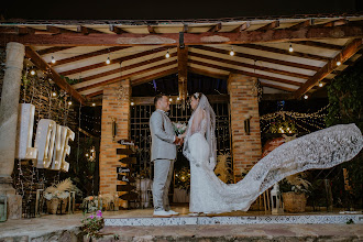 Düğün fotoğrafçısı Fernando Daza. Fotoğraf 24.04.2024 tarihinde