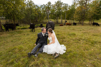 Wedding photographer Brandi Vanderwolf. Photo of 03.10.2025