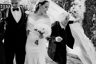 Wedding photographer Criste Marius. Photo of 21.10.2025