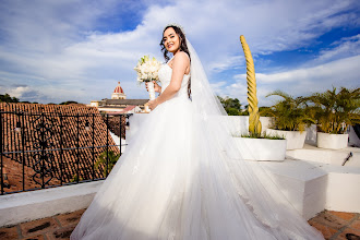 Wedding photographer Tavo Madrid. Photo of 28.04.2024