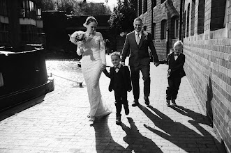Fotograf ślubny Naomi Henderson. Zdjęcie z 09.10.2024