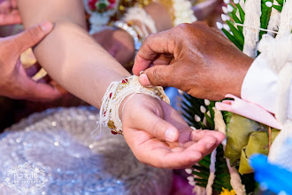 Jurufoto perkahwinan Montri Kamaladwarrakul. Foto pada 08.09.2020
