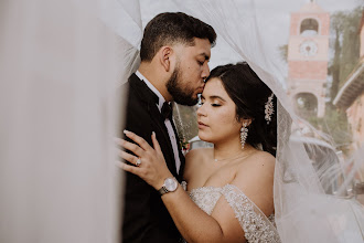 Jurufoto perkahwinan Trini Núñez. Foto pada 07.04.2020