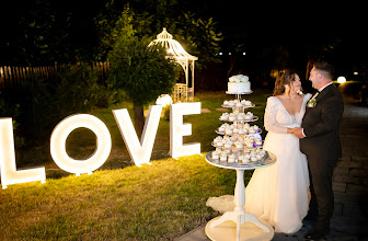 Wedding photographer Claudiu Mercurean. Photo of 13.07.2025