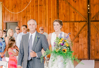 Wedding photographer Sydney Scott. Photo of 09.03.2020