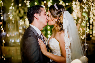 Wedding photographer Nicolás Zuluaga. Photo of 12.08.2021