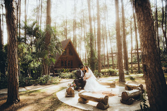 Huwelijksfotograaf Nattawat Sirisinjaroen. Foto van 08.05.2024
