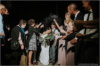 Fotógrafo de bodas Lora Rodgers. Foto del 09.03.2020