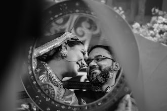 Fotograf ślubny Momo Chakraborty. Zdjęcie z 01.05.2025
