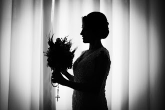 Wedding photographer Renata Buri. Photo of 17.10.2025