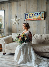Wedding photographer Aliesha Ziegler. Photo of 09.05.2019