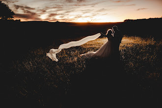 Wedding photographer Israel Giron. Photo of 22.11.2023