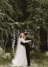 Bryllupsfotograf Arina Miloserdova. Bilde av 13.04.2019