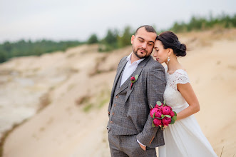 Wedding photographer Alena Dmitrienko. Photo of 30.09.2019