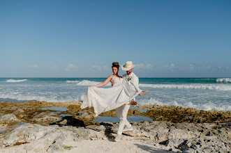 Wedding photographer Klaudia Ramirez. Photo of 01.05.2024