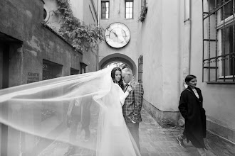 Nhiếp ảnh gia ảnh cưới Yuliya Storozhinska. Ảnh trong ngày 24.10.2021