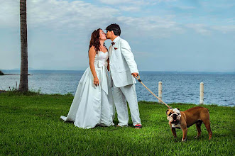 Fotógrafo de bodas John Zorrilla. Foto del 12.05.2019